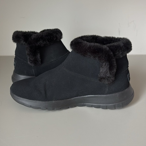 Skechers Women's On The Go Joy Bundle Up Black Boot Size  10 - Picture 3 of 6
